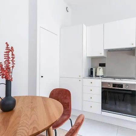 Apartment Urban Retreat Brand-new Duplex 2-bedroom